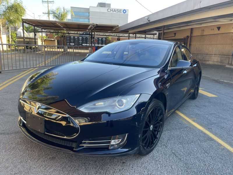 Tesla Model S Image 1
